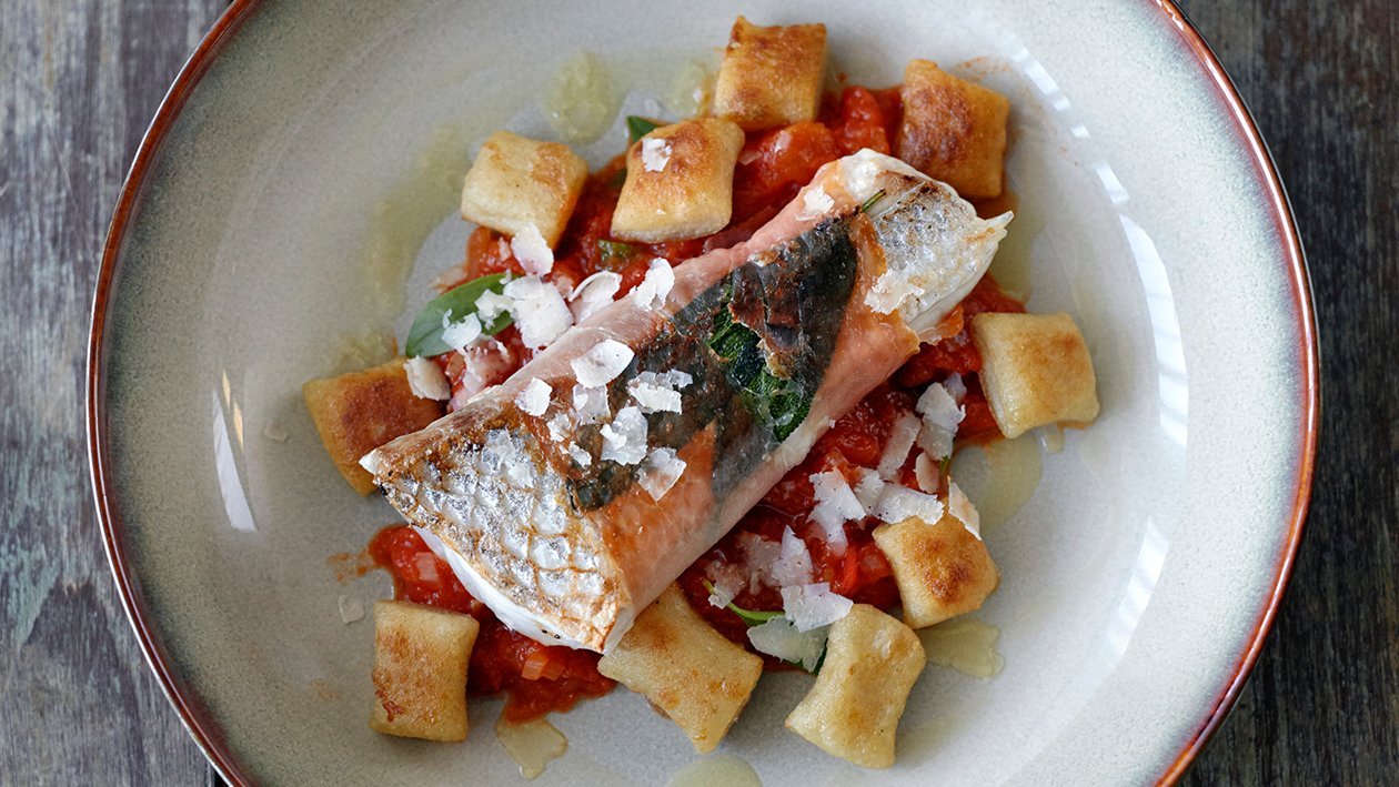 Seabass Saltimbocca dengan Gnocchi