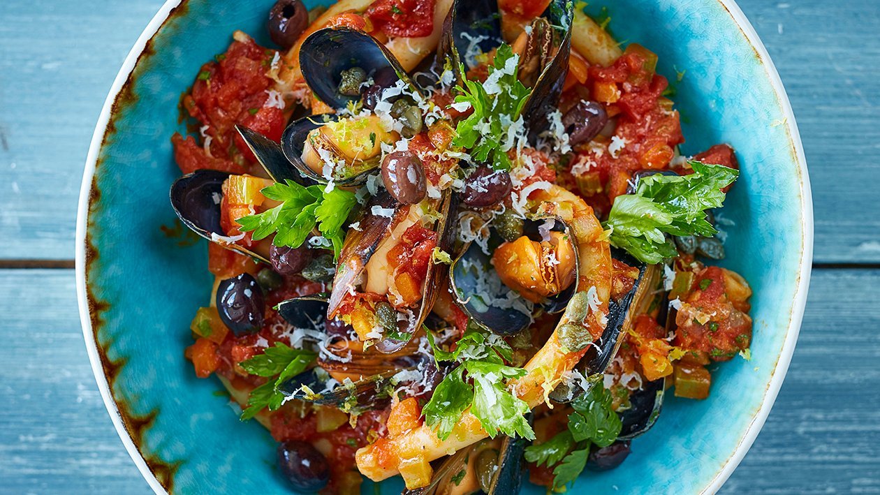 Pasta dengan Kerang, Tomat dan Zaitun